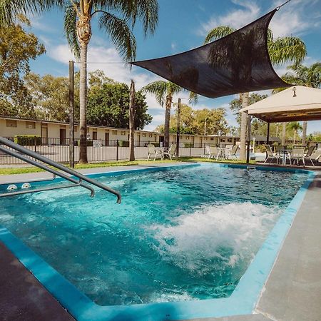 Artesian Spa Motel Moree Bagian luar foto