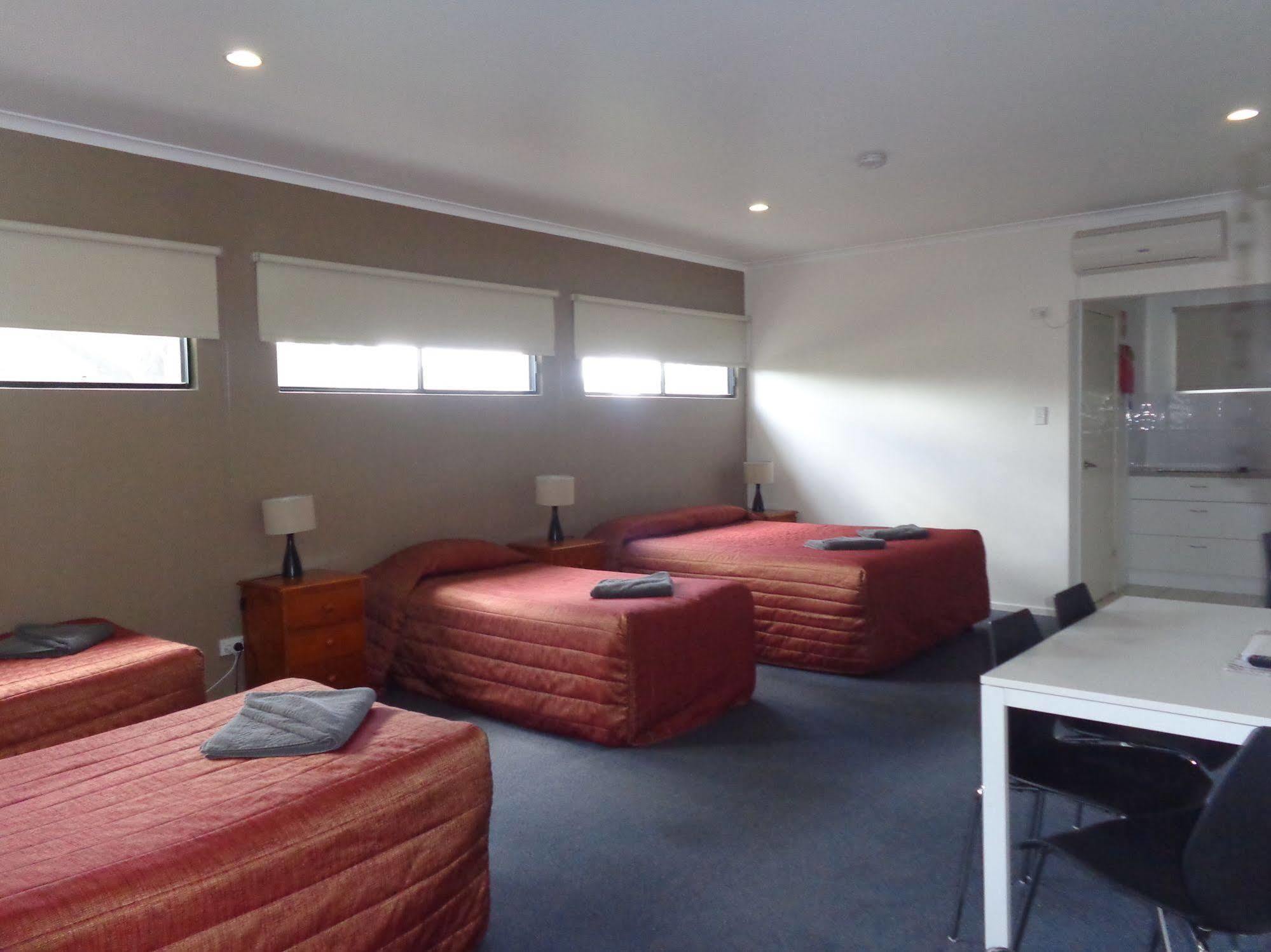 Artesian Spa Motel Moree Bagian luar foto